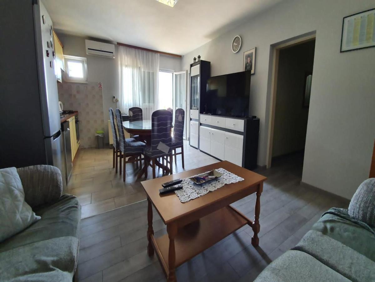 Apartment Miro Kaštela Eksteriør billede